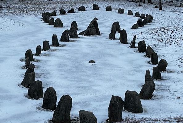 MATCHESS: THE CAIRN AT BISKOPSKULLA-HÖGSTENA